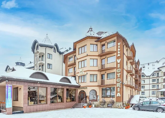 Victoria Hotel *